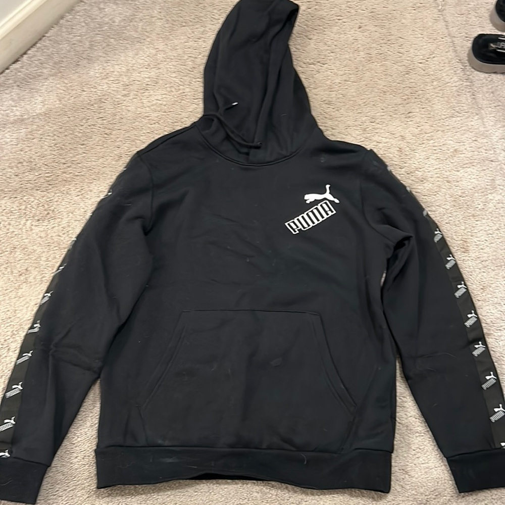 Puma sweatshirt worn once to try on